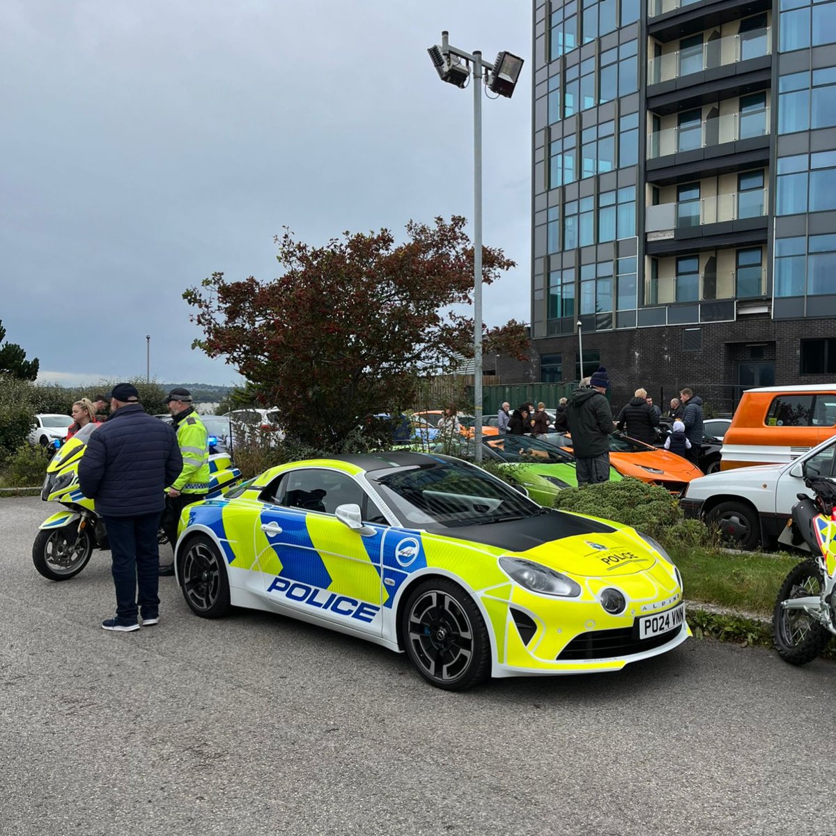 AlpineCentreUK's tweet photo. Revving up good times and great memories at the Cars and Coffee Liverpool meet-up! ☕️🚘️
#Alpine #CarEnthusiasts https://t.co/ykLwgID810