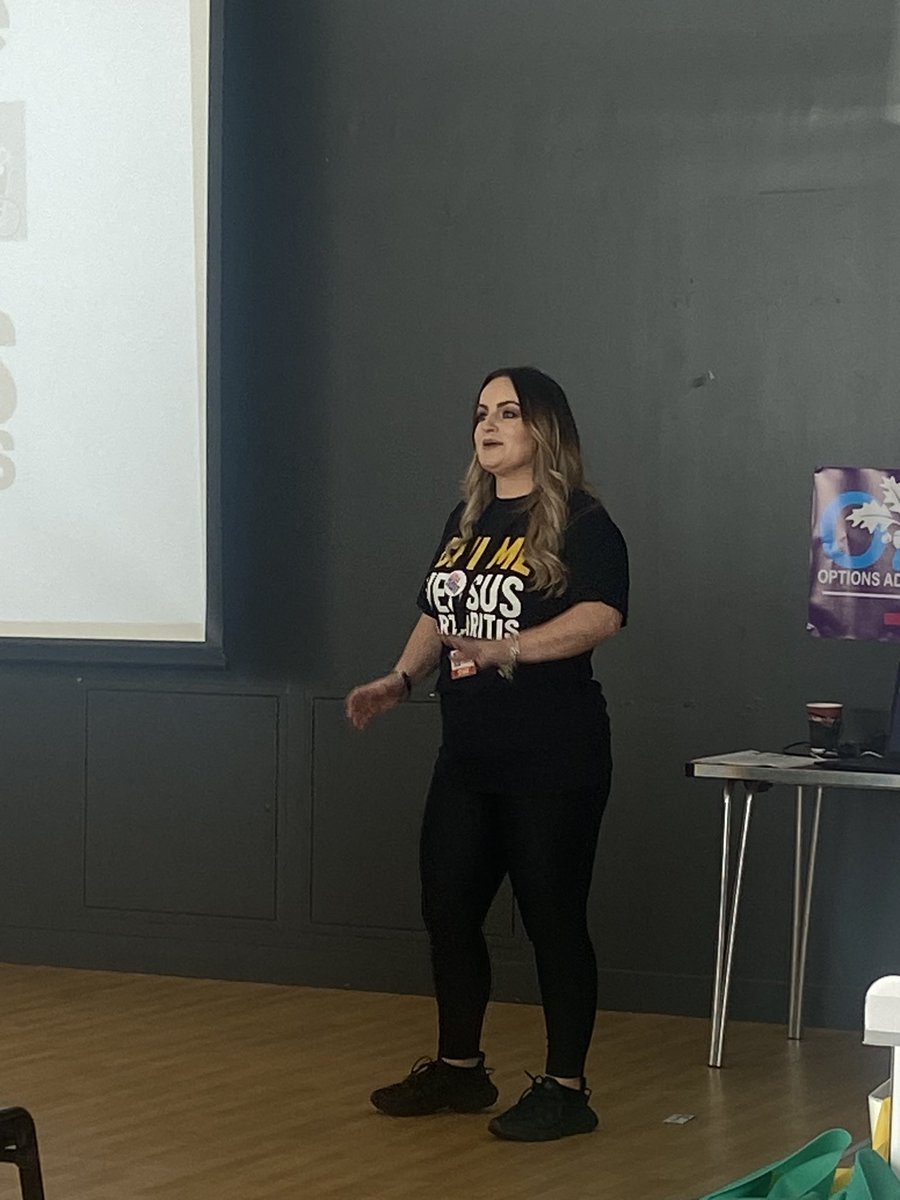 Great session from Lisa Carlisle <a href="/NIVArthritis/">Northern Ireland Versus Arthritis</a> on Chi Me at the OAK knee event