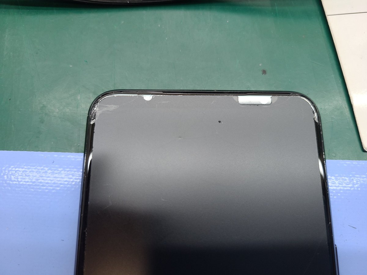 smartmax_repair's tweet photo. #ROGphone7
ディスプレイ割れ交換修理のご依頼です!いつも当店をご利用頂き誠にありがとうございます🙇🙇♀️
ぶつけてしまい、上部にひび割れが見られます😱💦
動作はしている様子でしたので、ディスプレイ仮付け後、問題ない動作だったので、ディスプレイを交換して修理完了です✨
#スマートまっくす https://t.co/WO6Ax0LqNS