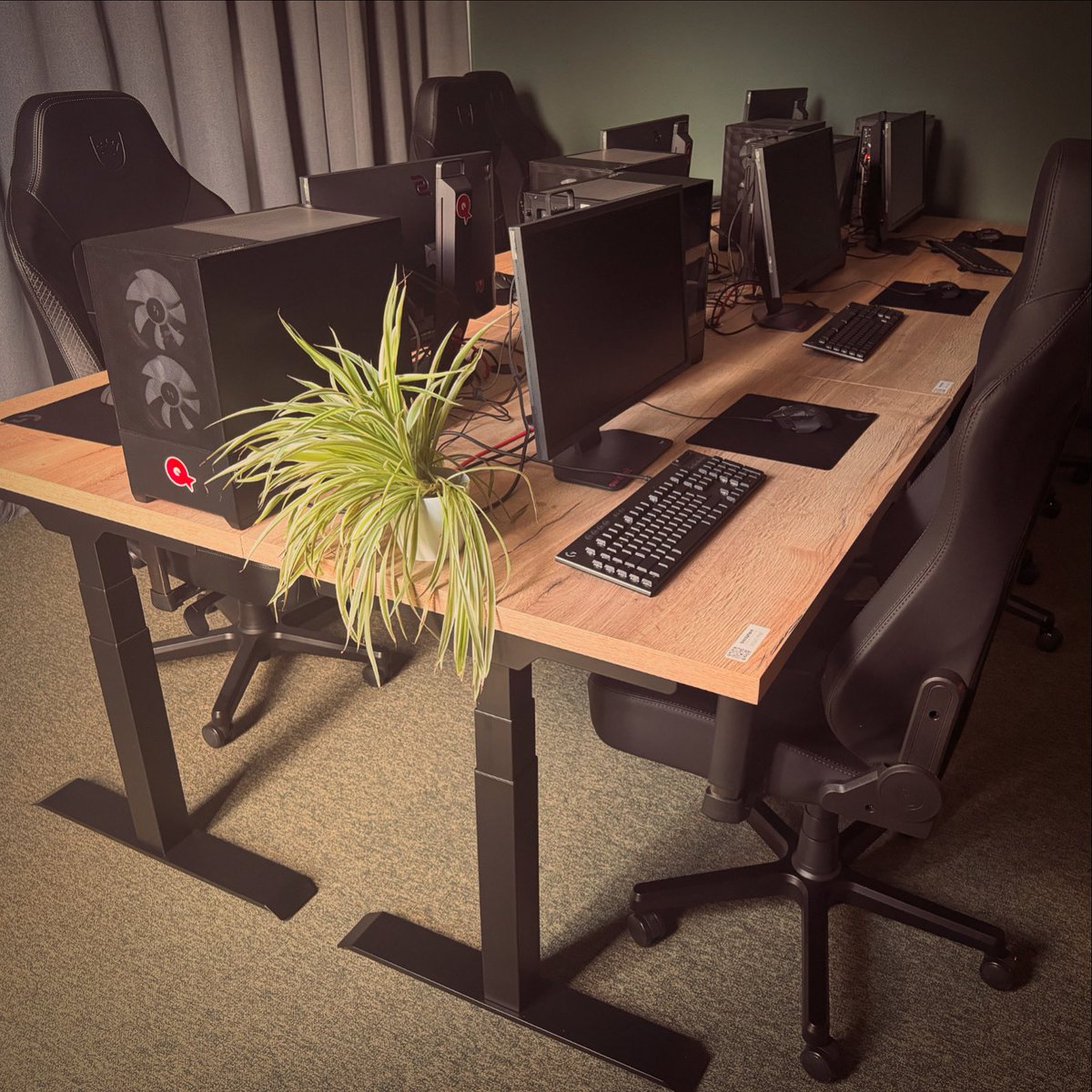 Paweł Książek (@ksiazekpawel) on Twitter photo What is <a href="/biossphere_eu/">biossphere</a>, the new bootcamp facility in Warsaw?
🔴 500 sqm building, just 13 minutes from Chopin Airport
🔴 Premium and standard rooms
🔴 Meeting and business space
🔴 Hotel nearby
🔴 Comprehensive bootcamp services
Planning a bootcamp for your team? Feel free to What is <a href="/biossphere_eu/">biossphere</a>, the new bootcamp facility in Warsaw?
🔴 500 sqm building, just 13 minutes from Chopin Airport
🔴 Premium and standard rooms
🔴 Meeting and business space
🔴 Hotel nearby
🔴 Comprehensive bootcamp services
Planning a bootcamp for your team? Feel free to