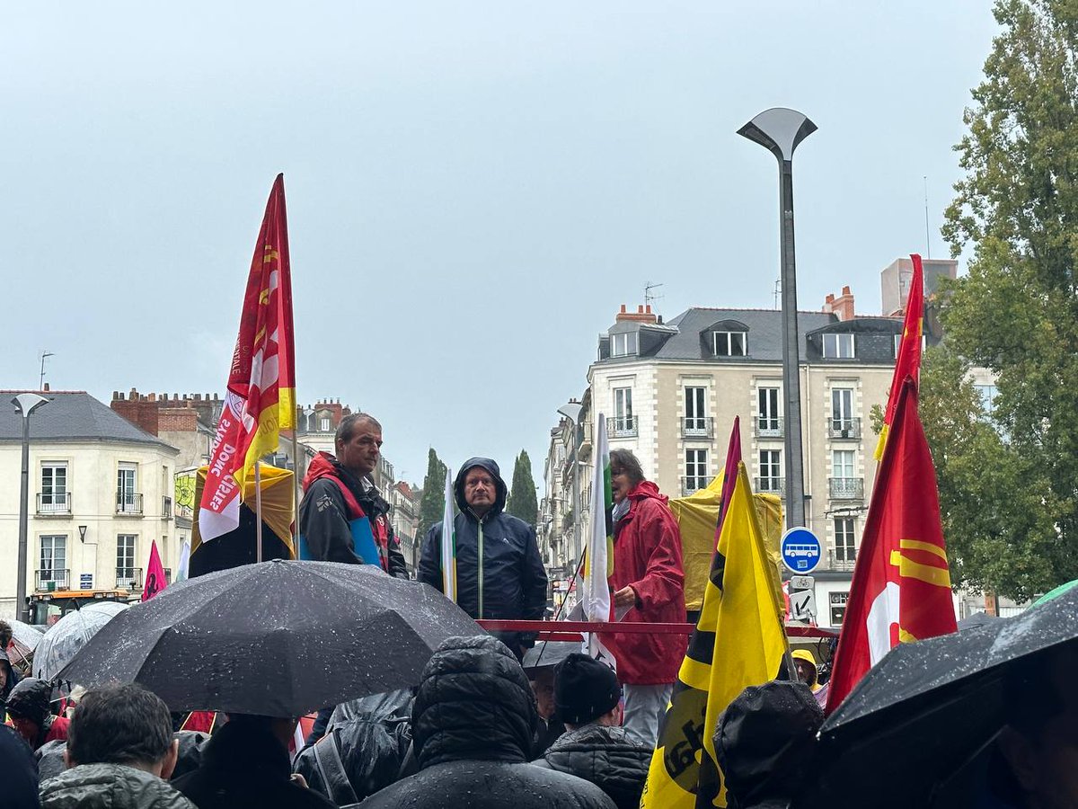 laernoes's tweet photo. Pour les salaires, les services publics et l’abrogation de la loi retraites : soutien à la mobilisation et à la grève appelée par l'intersyndicale, à #Nantes et partout en France !

#Greve1erOctobre https://t.co/mj0ktZZnuv