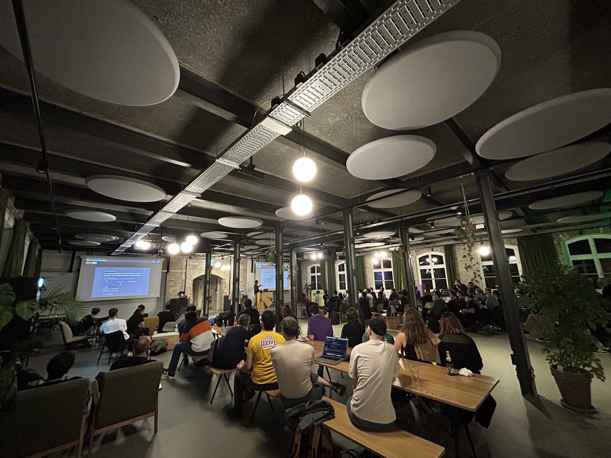 React Day Berlin tweet media