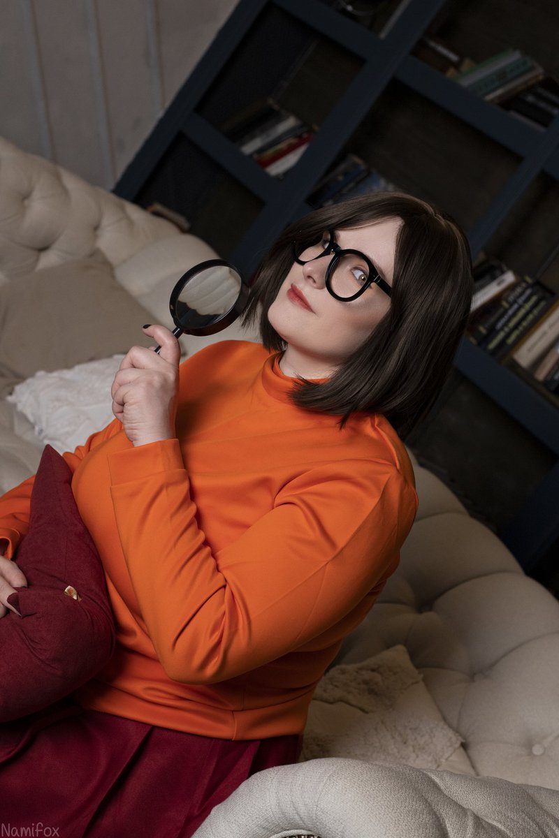 Lissaliss12's tweet photo. can you help me solve the crime?
. 
. 

#velma #velmacosplay #scoobydoo #scoobydoocosplay #sexycosplaygirls #cosplay #cosplaygirls #cosplayergirl #sexygikgirl #sexycosplay https://t.co/QSr2PAhJqj