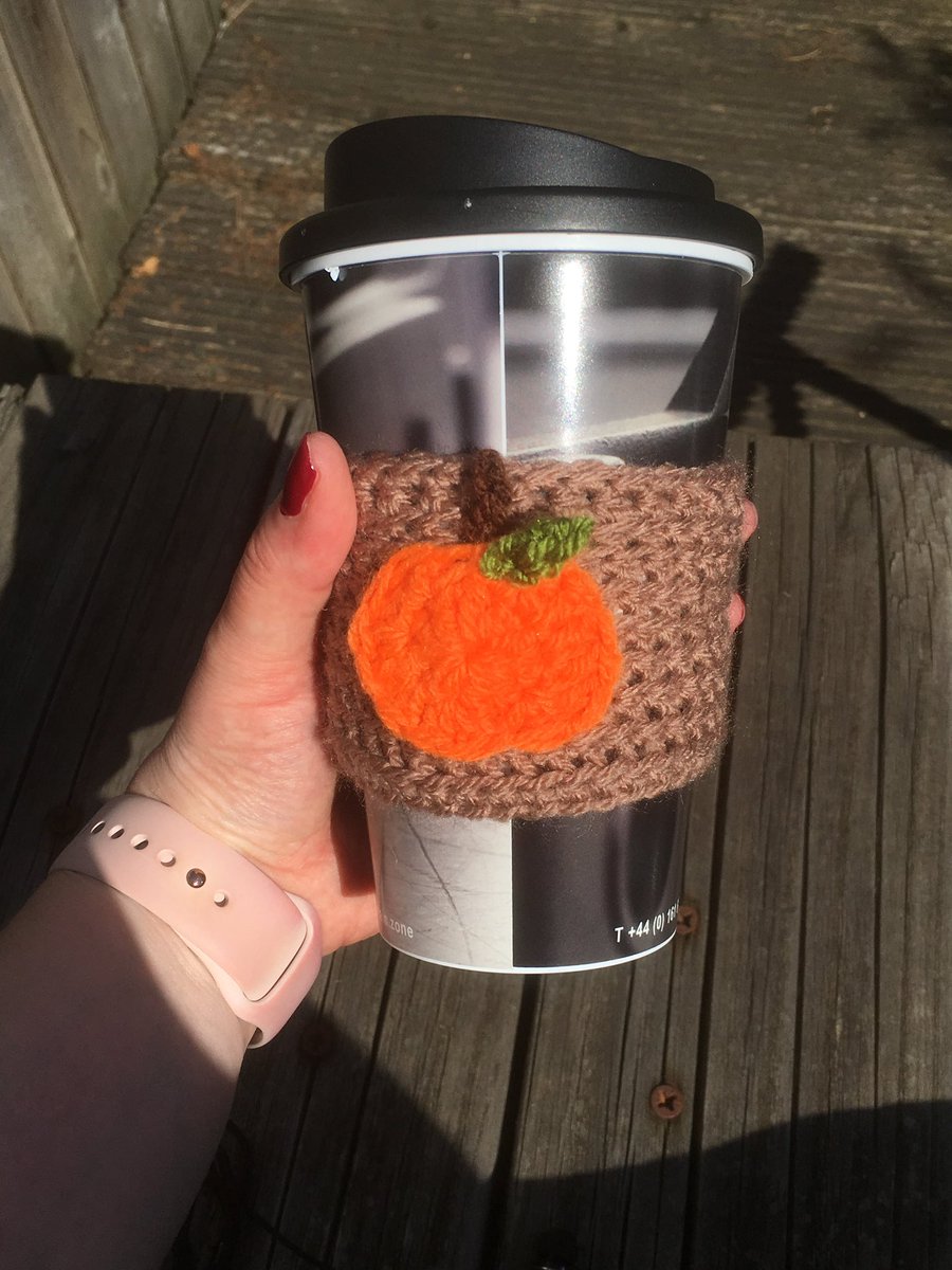 okthenwhatsnext's tweet image. Today is international coffee day ☕️ and national pumpkin spice day🎃  who’s buying a @StarbucksUK #pumpkinspicelatte to celebrate? Here’s a pumpkin coffee cosy in my #etsy shop to give you autumn vibes 🍁

  okthenwhatsnextcraft.etsy.com

#earlybiz #crochet #elevenseshour