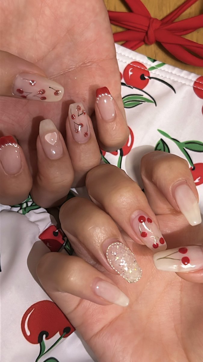 asiangrlxx's tweet photo. ❤️💅🏻 https://t.co/aSYSsWopEg