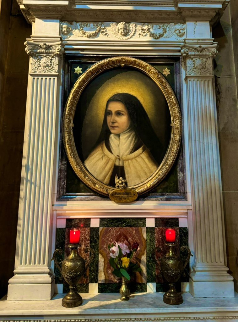 I just prayed for you and your intentions in the magnificent Oratory of Saint Philip Neri in Birmingham, England, including at the little shrine of Saint Thérèse of Lisieux, on this her feast day.🙏🏼