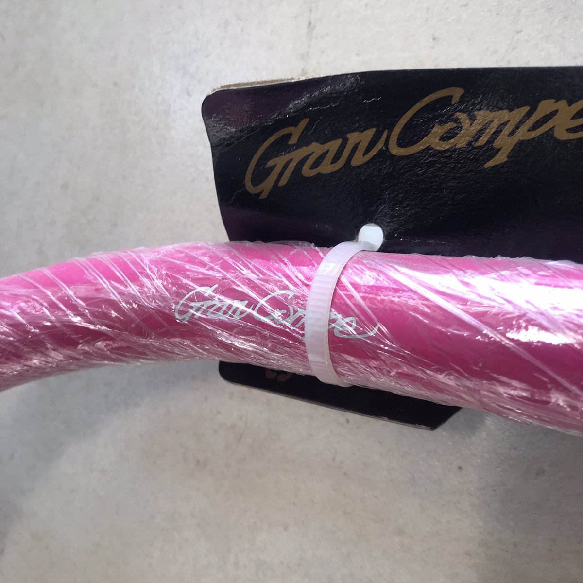 AlgorithmAsia's tweet photo. [ READY STOCK ]

Grand Compe Track Bars
Brand New
Ø 25.4
Width 380mm
Aluminium
Color : Pink

Price : IDR 500.000 / pcs
More info please dm us 🫡

#fnfjb https://t.co/Dc7AsrOWIW