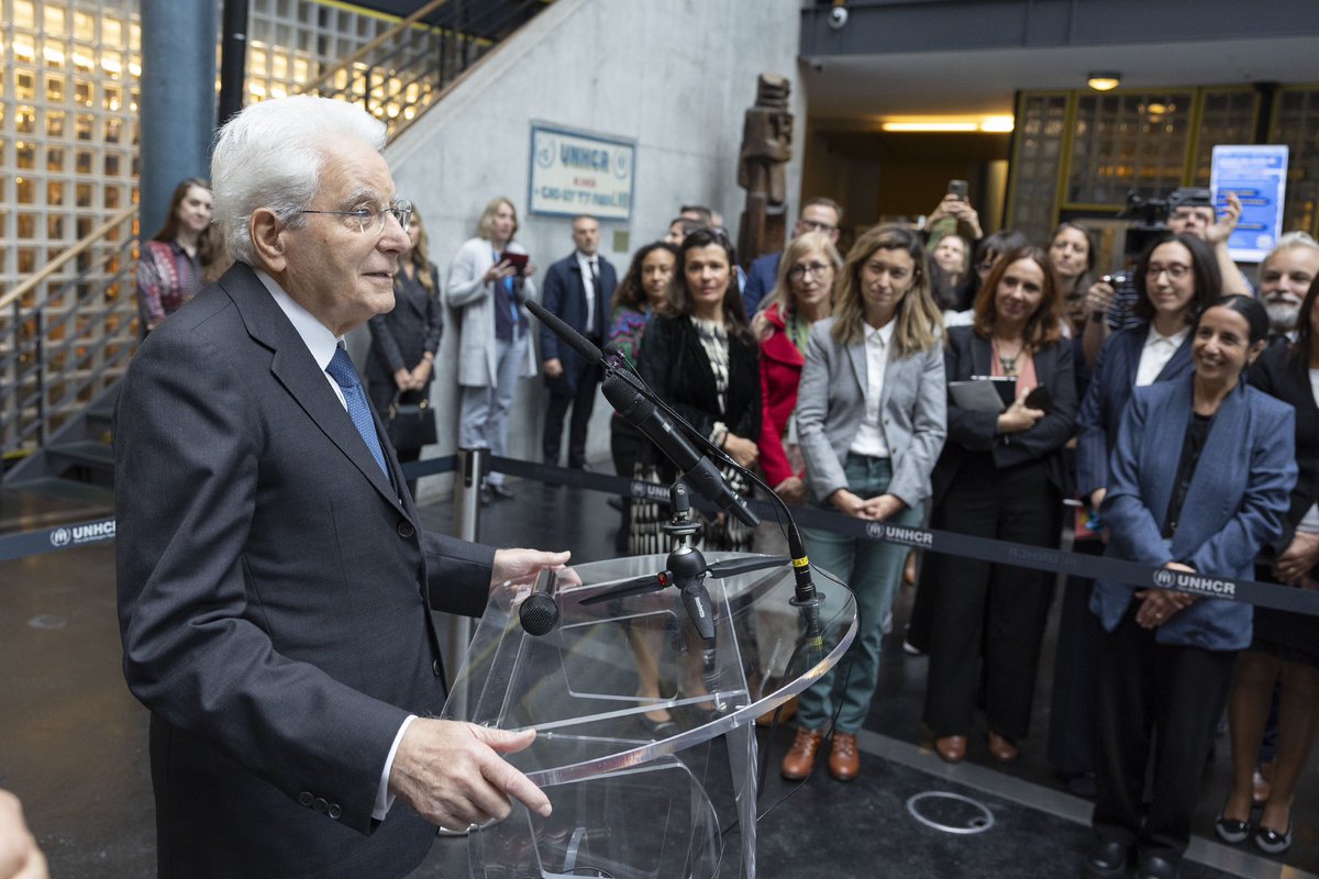Che grande onore ricevere alla sede dell’UNHCR a Ginevra il Presidente Mattarella, instancabile difensore dei diritti e valori che sostengono la cooperazione internazionale e la solidarietà nei confronti dei più deboli, compresi i rifugiati.

Grazie, Presidente.