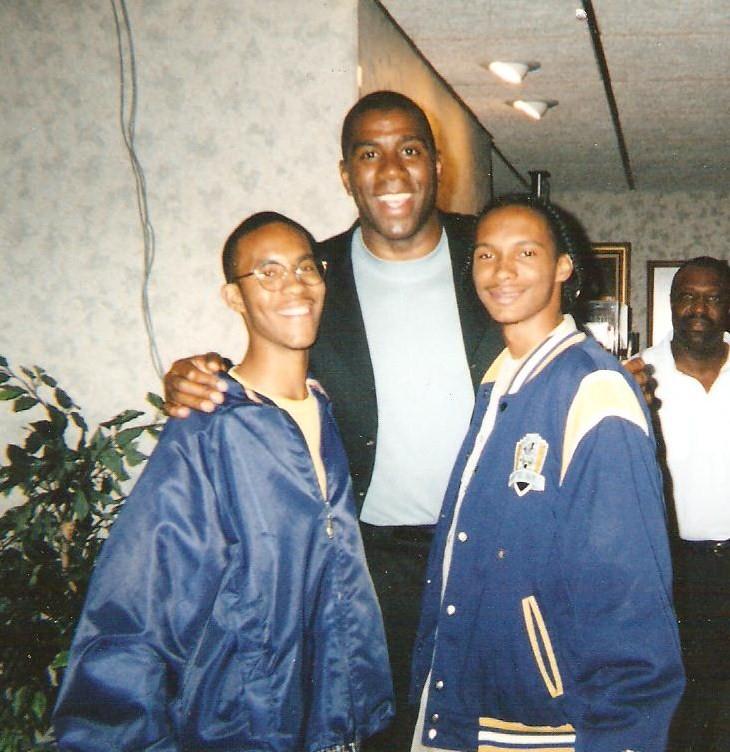 FPLJr722's tweet photo. @ChrisCanty99 @EvCoRadio that one time when I was at @okstate circa 1998 and my brother and I snuck up to see @MagicJohnson after a speech and grabbed a photo. #DeuceAndQuincy #Brothers #Magic #FanBoys https://t.co/uSmAxACXkM