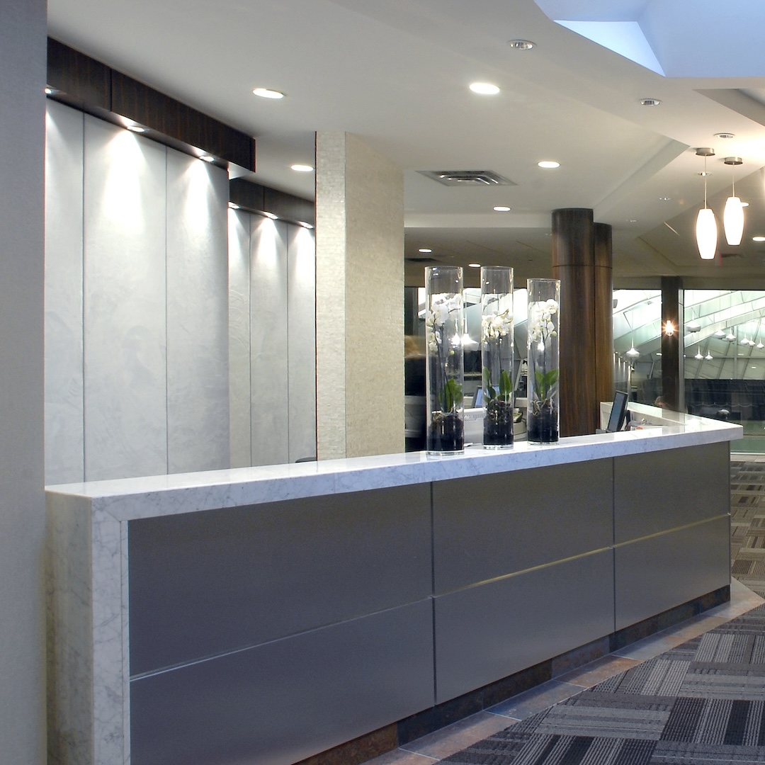 adrianamot_ca's tweet photo. From the organic, rust coloured tiles, patterned carpet to the rich zebra wood the White Oaks Spa’s moody interior offers a different approach by creating a moody spa experience. 

#interiordesign #landofdochia #NiagaraOnTheLake https://t.co/3XkNvynb8X