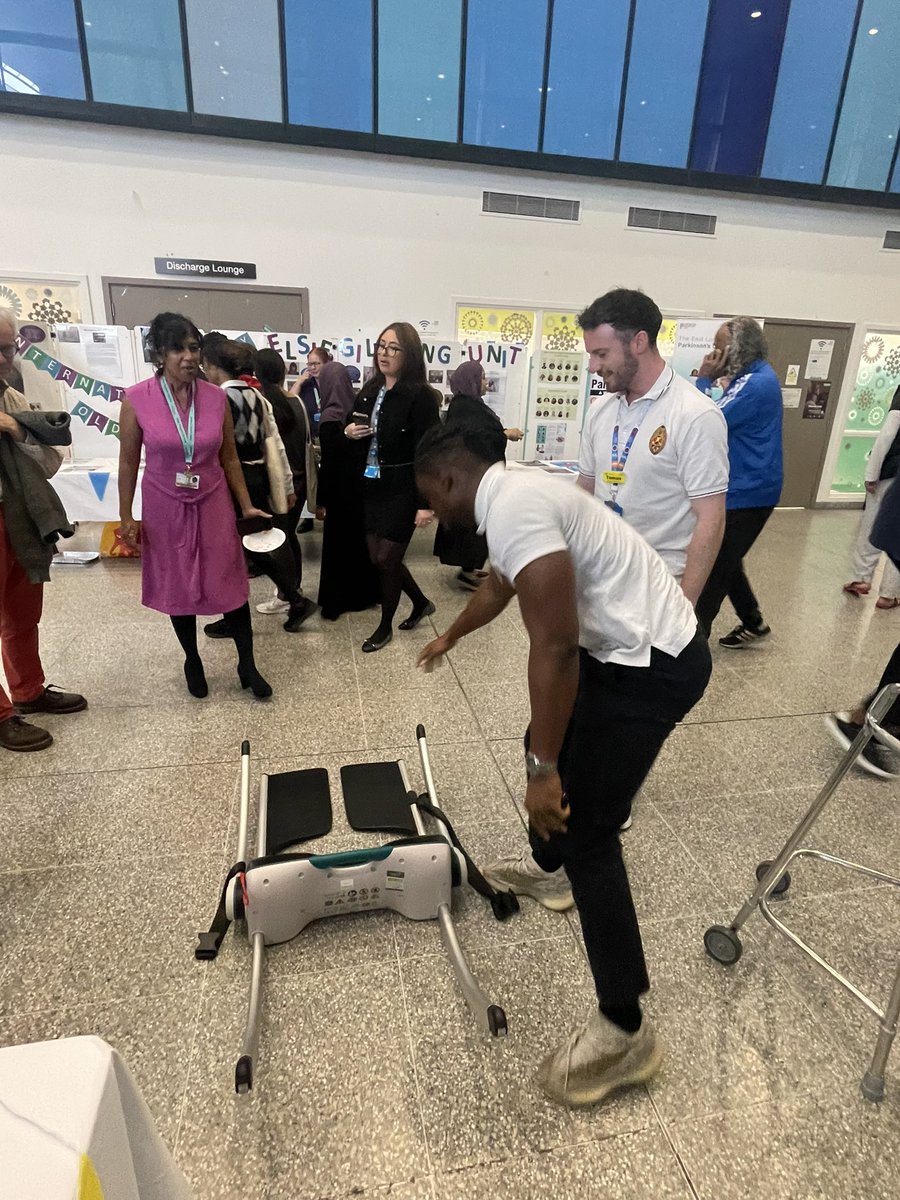 EM1308EM's tweet photo. Celebrating International Day of Older People with our dedicated Tower Hamlets Community Teams… giving demonstration of the use of our Raiser chair for falls pick up @THCHS1 @alexalexalex32 @ThatDude_Wale https://t.co/hGnsKA57nv