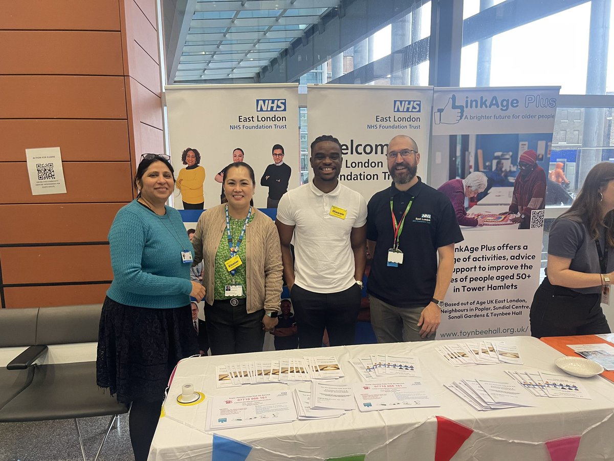 EM1308EM's tweet photo. Celebrating International Day of Older People with our dedicated Tower Hamlets Community Teams… giving demonstration of the use of our Raiser chair for falls pick up @THCHS1 @alexalexalex32 @ThatDude_Wale https://t.co/hGnsKA57nv