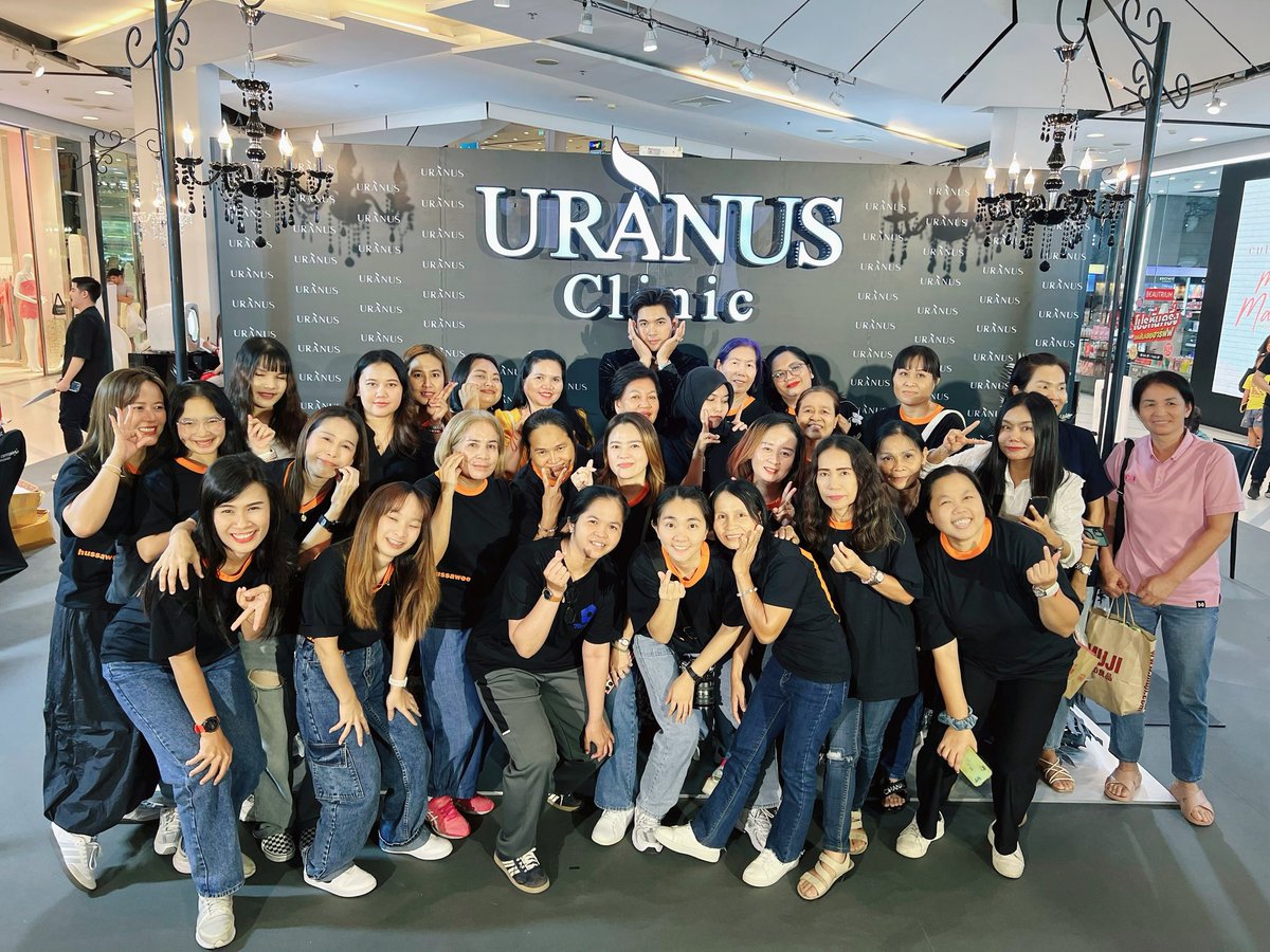 HussaweeFamily's tweet photo. ขอขอบคุณทัพหน้าเด็กเข้ม ที่มาให้กำลังใจ 🧡 ต้าวสุดหล่อวันนี้ น่ารักที่สุด เดินทางกลับบ้านโดยสวัสดิภาพทุกคนนะคะ 🙏😍

Grand Opening Uranus Clinic ✨️ เซ็นทรัล จ.ขอนแก่น ✨️ 1 ต.ค.2567

URANUS KHONKAEN X KEM

#อ้ายเข้มฮักยูเรนัสขอนแก่น
#เด็กเข้ม
#เข้มหัสวีร์
#uranasclinic https://t.co/irZqcUFP7n