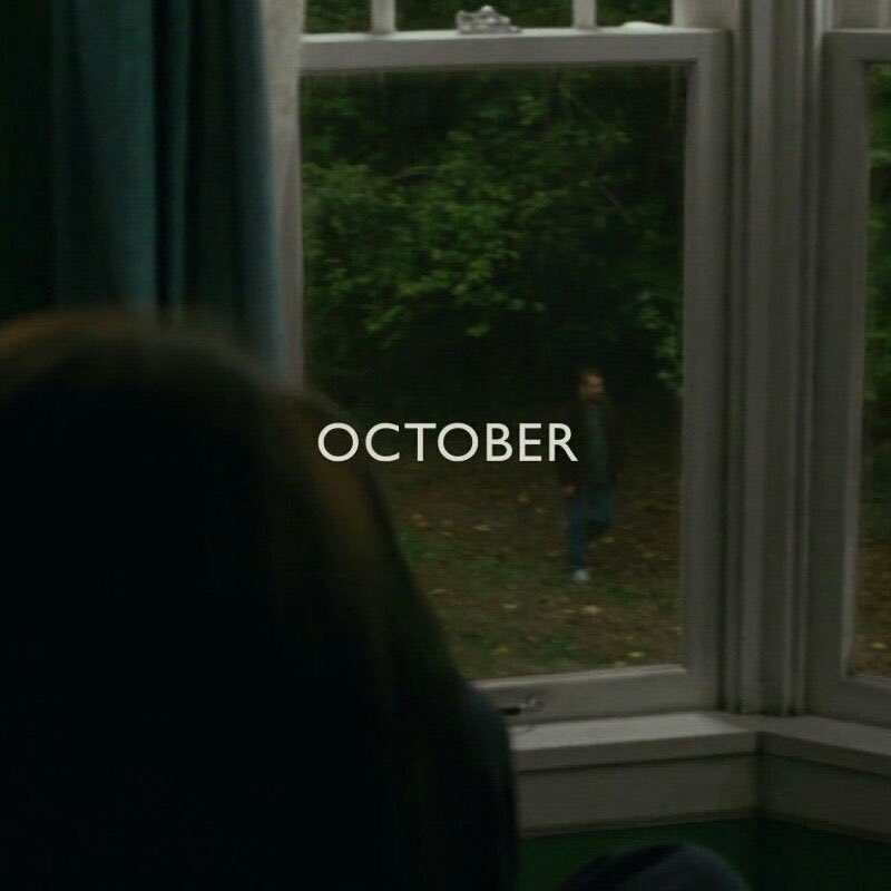 PopCulture2000s's tweet photo. it’s october again https://t.co/bmGJMtB23K