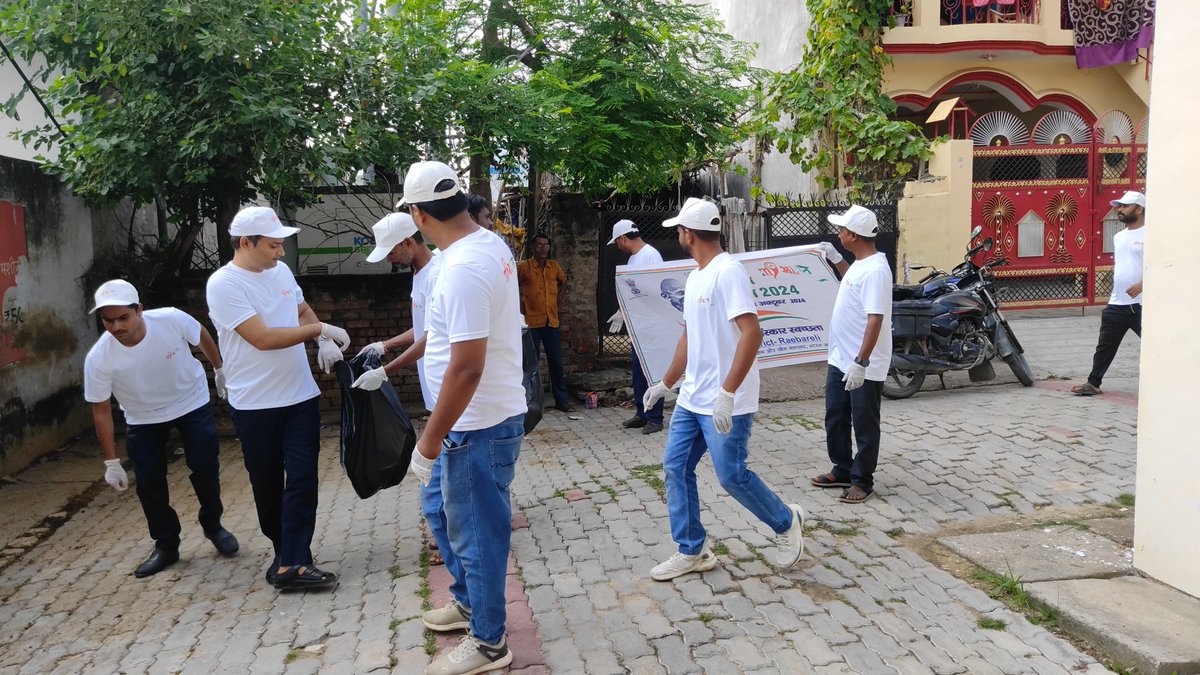 YuvaRaebareli's tweet photo. स्वच्छता की ओर बढ़ें! #SwachhataHiSeva अभियान से जुड़कर एक साफ और हरा भारत बनाएँ।   #SHS2024 #SwabhavSwachhata #SanskaarSwachhata #SHS2024 #MYBharatSwachhtaHiSevaDrive https://t.co/DffdwlrXp6