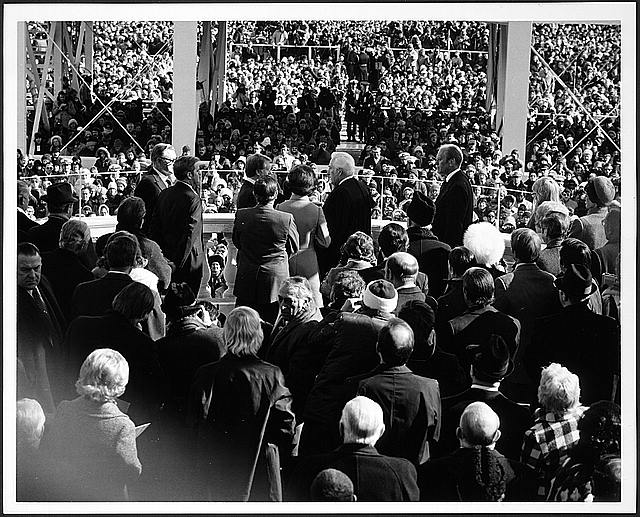 USHouseHistory's tweet photo. Happy #100thBirthday #formerPOTUS Carter! From when you visited our House in 1977. #HappyBirthday ๐ท: @LibraryCongress https://t.co/4stVpUxiuT
