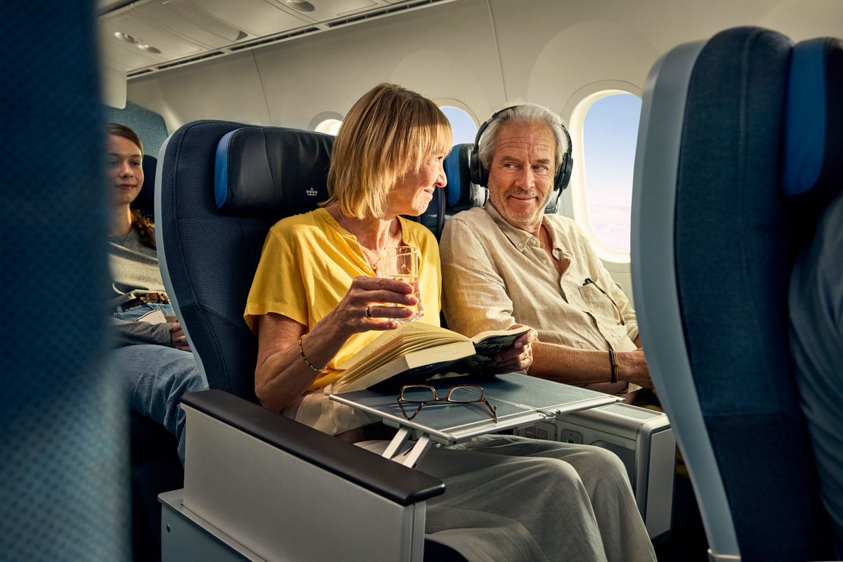 Descubra Premium Comfort de KLM, siéntese y relájese en su cómodo asiento de Premium Comfort Class, con más espacio para las piernas y más reclinación. 
Más información: klm.es/.../travel.../…