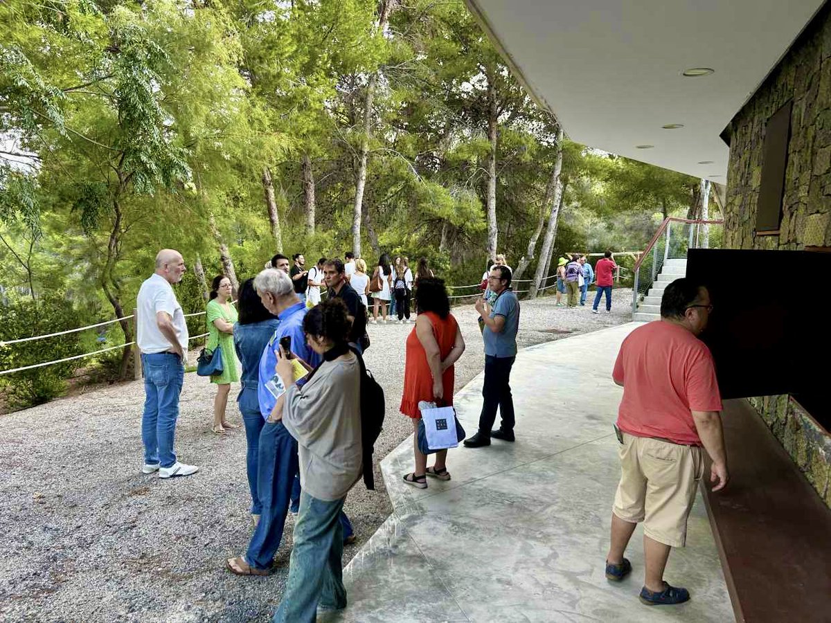 🌲🍃El pasado viernes el <a href="/GilAlbertIAC/">IAC Juan Gil-Albert</a> realizó una “visita arquitectónica” al <a href="/CEMElCaptivador/">CEM El Captivador La Nucia</a> La Nucía en la que participaron 50 personas!

✅Esta visita al CEM Captivador estaba incluida en el ciclo “PAC. Paseos de arquitectura contemporánea”. 

📰👉🏻 lanucia.es/Actualidad/not…