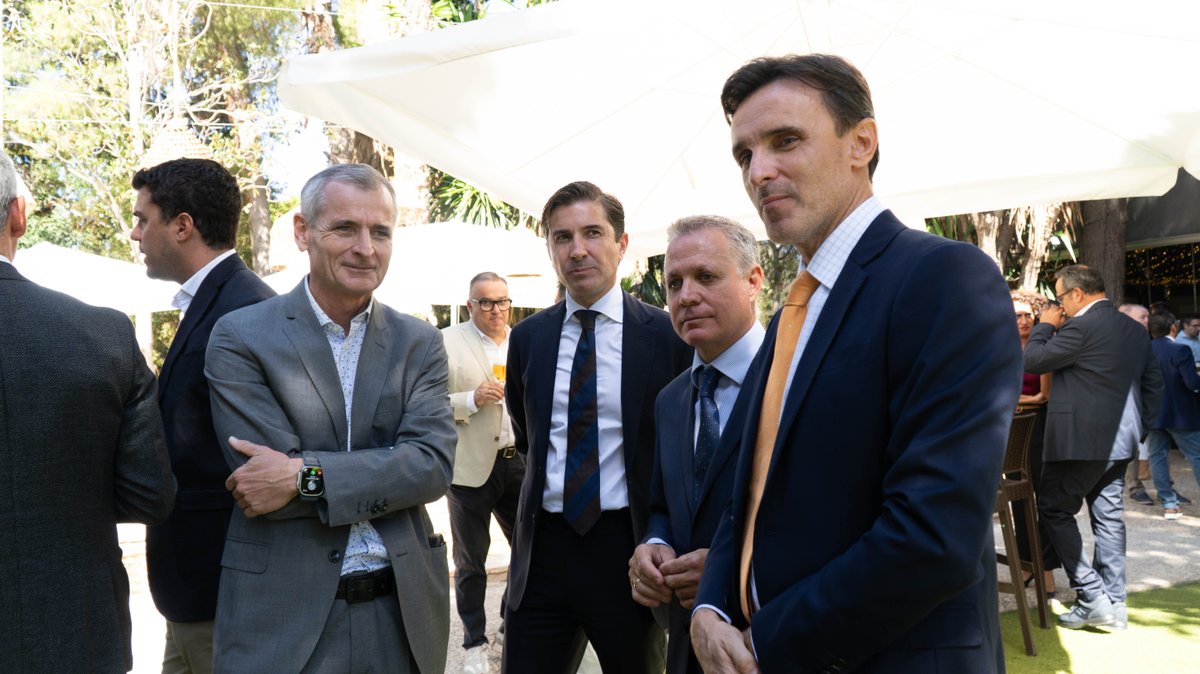 📢 Hemos celebrado un encuentro con Fernando López Miras, presidente de la Región de Murcia. 

Abordamos temas clave como la propuesta de reducir el IVA para la compra de la primera vivienda y los avances del Aval Joven 🏡

🔗 i.mtr.cool/felbstxpjr