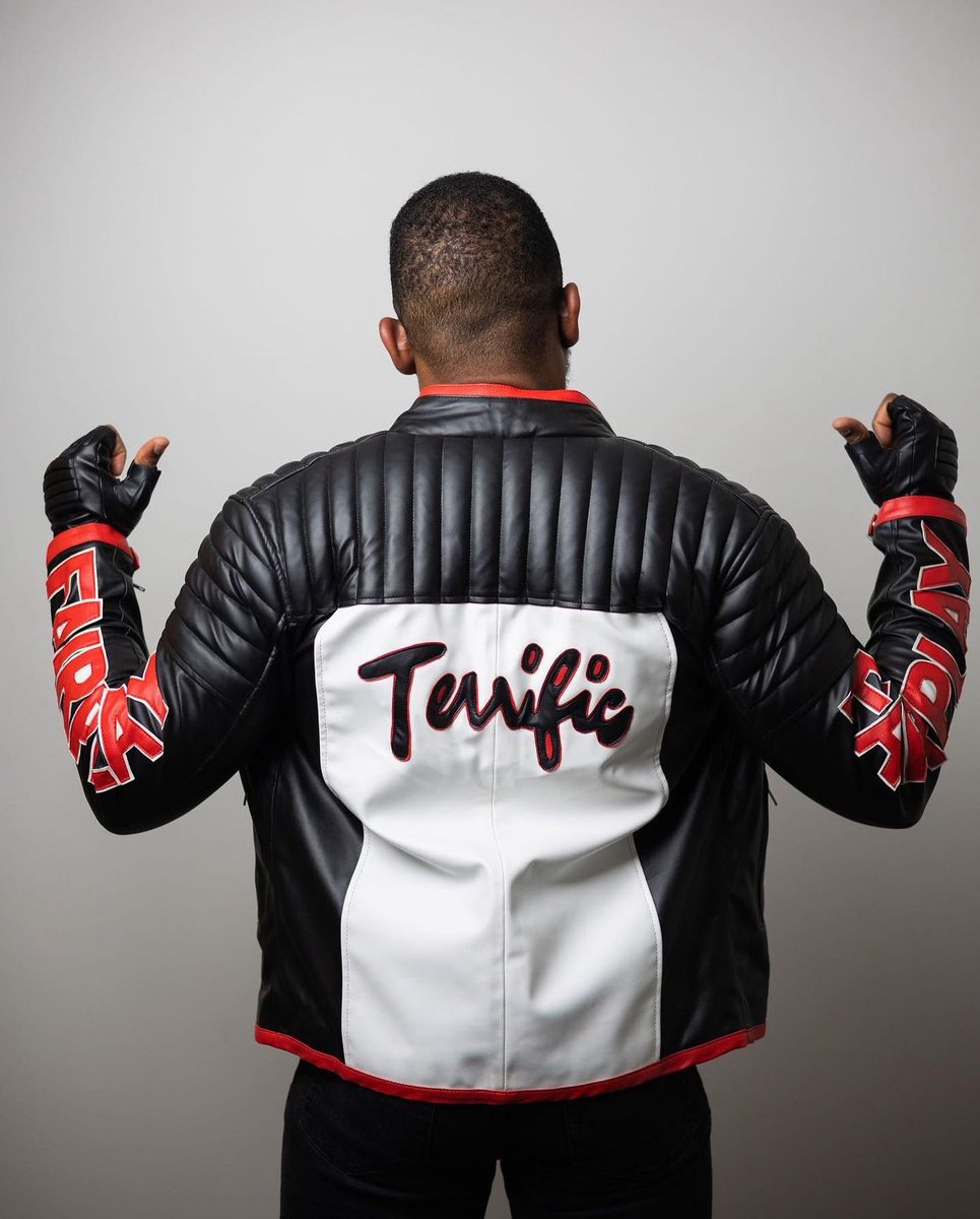 Cosplay_YourWay's tweet photo. @Cosplay_YourWay with @najeecbanks as Mr. Terrific
Use YOUR voice, express YOUR style, do it YOUR way!
#CosplayYourWay #cosplay #cosplayer #NerdySexyCool #diversity #cosplaysexy #Cospositive #sexynerds #cosslay #WeCosplay #dccomics #mrterrificcosplay #menofcosplay https://t.co/FQUsRNHnn2