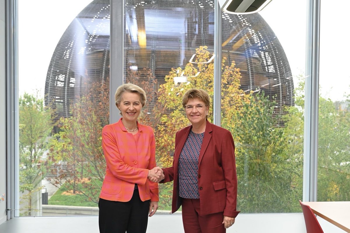 Dear <a href="/Violapamherd/">Viola Amherd</a>, I am pleased to see you in Geneva for <a href="/CERN/">CERN</a>'s 70th anniversary.
 
We discussed the state of play on the modernisation of EU-Switzerland agreements.
 
We’re making progress, but a lot of work remains.
 
And we share the objective to conclude our talks by the