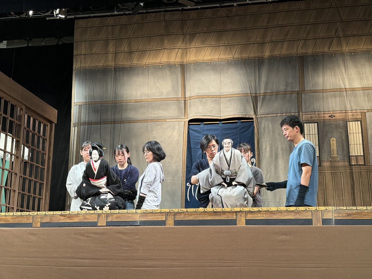 since1995za's tweet photo. いよいよ今週末！
\あしり座三十周年記念公演/本公演では古典の大作「絵本太功記　夕顔棚より尼ヶ崎の段」そして、若手公演では札幌に人形浄瑠璃が誕生することになったきっかけとも言える「傾城恋飛脚 新口村の段」を上演。ぜひ心ゆくまでお楽しみください！
お問合せ・ご予約:723-5911 https://t.co/hB4EZaJgi0