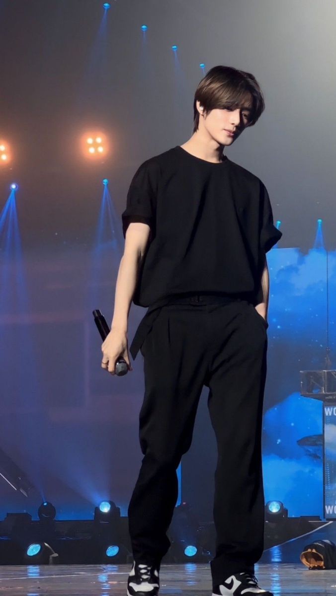 gyuskii's tweet photo. this is the most boyfriend pic of soobin istg https://t.co/mq8nfqbDk0