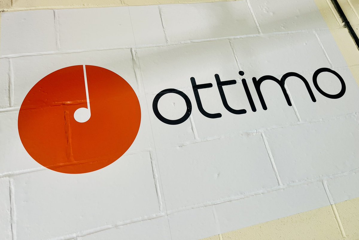 Wall wrap vinyls look amazing! Did a quick print and application test last week, which we have left up and it still catches everyone’s eye 👁️ #print #graphics #wallwrap #signs #exhibitions #events