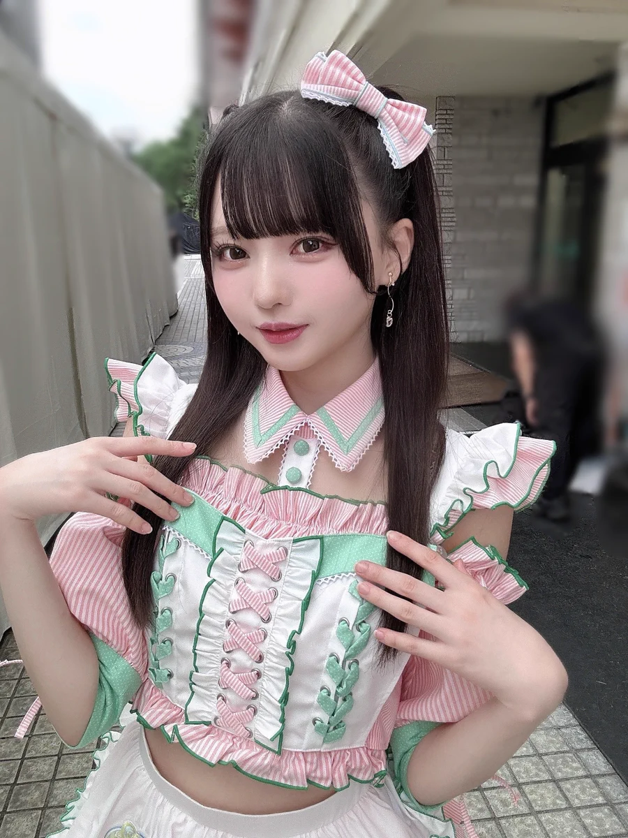 GYzUnBcbAAAQDJE?format=webp&