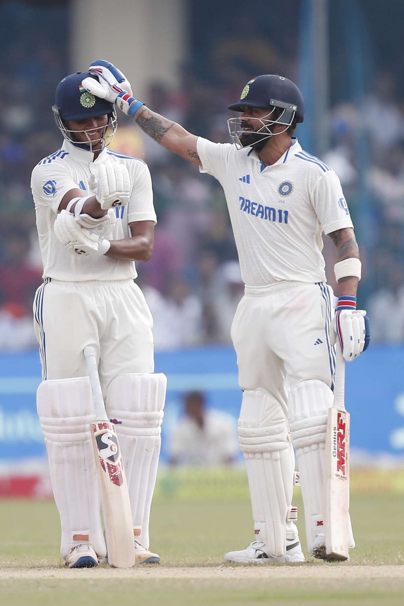 CricCrazyJohns's tweet photo. This picture will be iconic after a Decade once Jaiswal rules World Cricket. 🥶 https://t.co/WWLnOcGMsC