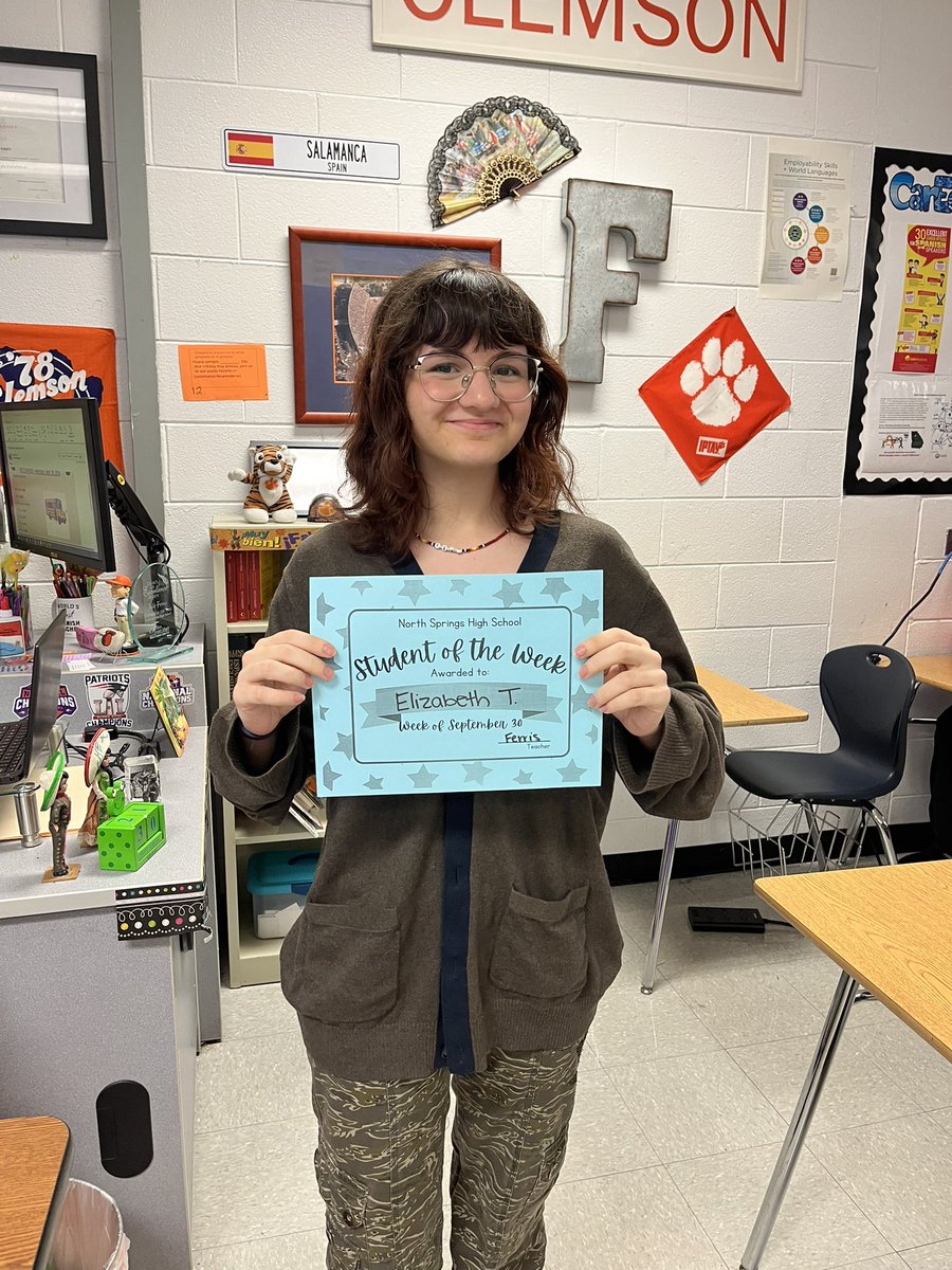 Felicidades Elizabeth! #WeArePROS <a href="/FCS_NSHS_Princ/">Scott Hanson</a> <a href="/NorthSpringsHS/">North Springs High School Official Account</a> <a href="/fcspbis/">FCSPBIS</a>
