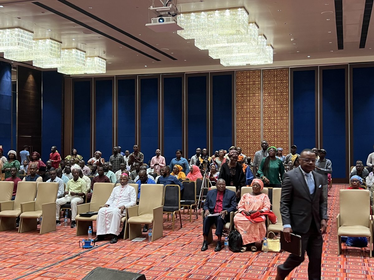 C’est un plaisir pour moi
De passer ce jour avec l’ensemble du
Personnel de <a href="/WorldVisionNe/">World Vision Niger</a> Niger: reflechir à lannee fiscale 2024 et penser à 2025