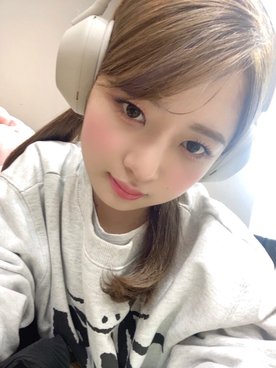 리브 tweet media