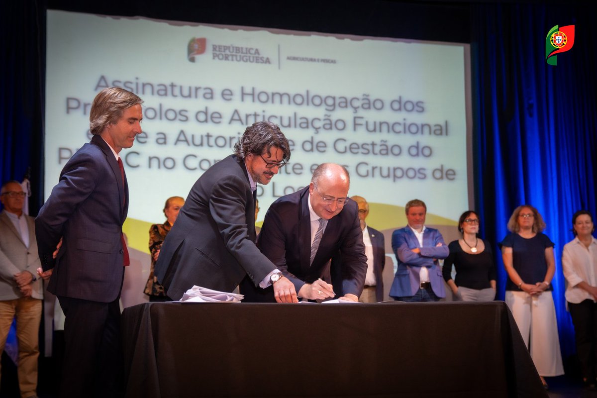 JMFernandesEU's tweet image. 🗣️ No #Cadaval, tive a oportunidade de homologar os protocolos de articulação funcional entre a Autoridade de Gestão do PEPAC e os 52 Grupos de Ação Local, uma etapa decisiva para garantir que as freguesias #rurais de todo o país possam beneficiar dos 150 milhões de euros