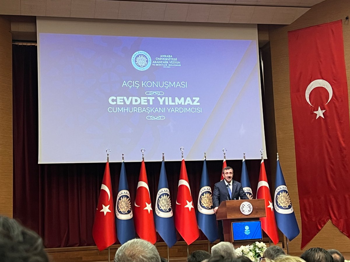 Sebnem Arslan tweet media