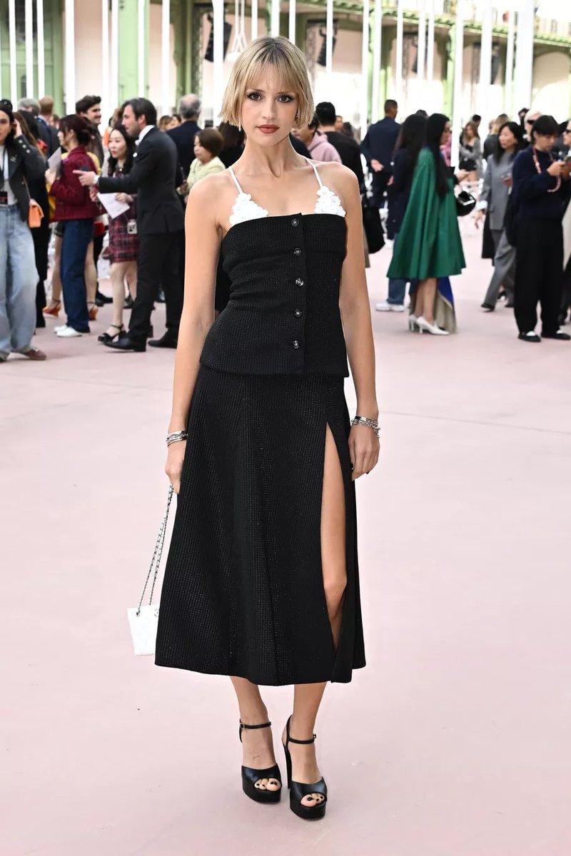 Angèle Updates tweet media