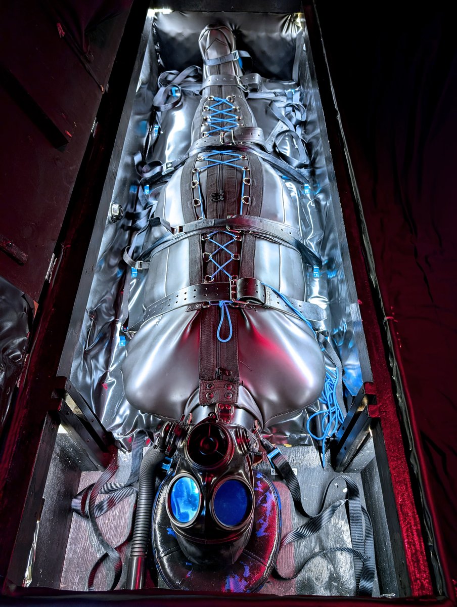 Turns out <a href="/appaco_00/">appaco</a> likes his straps tight.