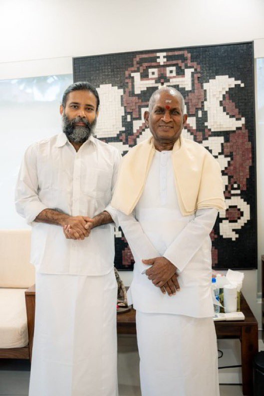 FridayCinemaOrg's tweet image. The #LubberPandhu team meets the lilaiyaraaja 🎶 
இசையமைப்பாளர் இளையராஜாவை சந்தித்து வாழ்த்து பெற்ற ‘லப்பர் பந்து' படக்குழுவினர்!
joy of celebration of the song 'Nee Pottu Vacha'. 

#sdcworld | #LabbarPandhu | #Ilaiyaraaja | #harishkalyan #attakathidinesh