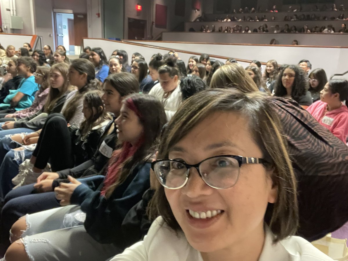 JulieYangMoCo's tweet photo. First ever @MCPS Latina Legacy Jr. Conference now!   600 middle school girls in session! Support our students and empower them to be the best they can be! Appreciate staff’s vision and effort for putting this together! #goodthingsarehappening #MCPSforward https://t.co/EUvv11Dui2