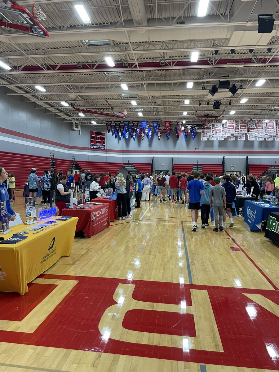 CoachDeason's tweet photo. Its a great day for  a College Fair! https://t.co/jeTWqwSZ3m