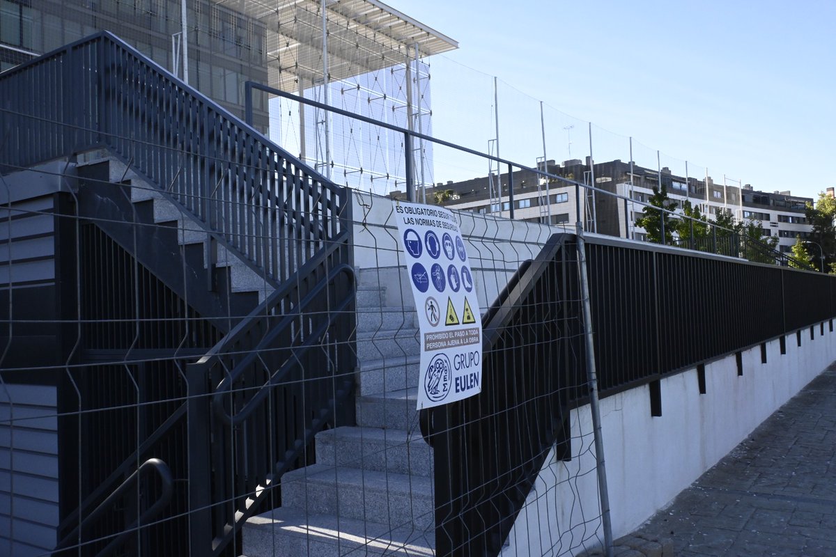 En el Club estamos deseando estrenar las nuevas instalaciones. Están a punto, pero llevamos ya 10 meses de espera
Esperamos que en unas semanas la <a href="/JMDHortaleza/">Distrito de Hortaleza</a> y el Ayuntamiento de <a href="/MADRID/">Ayuntamiento Madrid</a> desbloqueen los flecos que faltan.
#ayuntamientodemadrid #juntamunicipalhortaleza #vamosxv