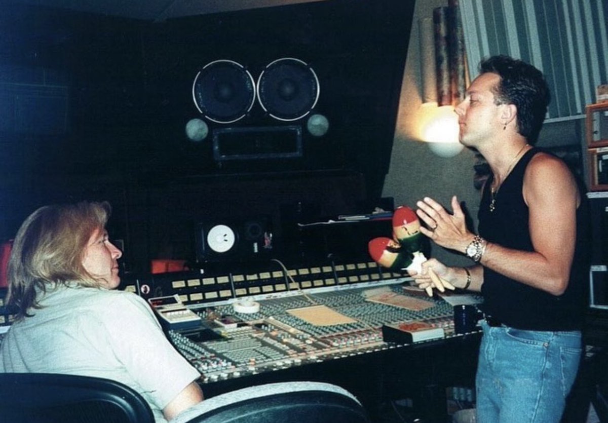 MetSince1981's tweet photo. #UnDíaComoHoy…
#OnThisDay…
📆 En el año 1997, un día como hoy 01 de Octubre, @Metallica finalizá las grabaciones del séptimo álbum de estudio “ReLoad”, en The Plant Studios en Sausalito, CA USA 🇺🇸.
#Metallica #AlbumReLoad #ReLoadAlbum #FifthMember #MS81 #METALLICASince1981 https://t.co/GsUpWts8Or