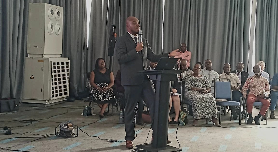 GHANANEWSAGENCY's tweet photo. Following the illegal transfers in the Pusiga Constituency, the EC has added a liveliness check to the facial verification system to plug the identified vulnerability in the system - Dr Yaw Ofori Adjei, I.T. officer, EC

#GNA #IPACMeeting #Election2024 
IPAC | Bawumia | Mahama https://t.co/hI1RbPxqzk