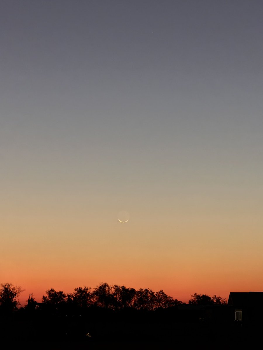 ⁦<a href="/ChrisSuchanWOAI/">Chris Suchan</a>⁩ It’s amazing the pictures you can take with just your phone these days! ☄️🌌🌙