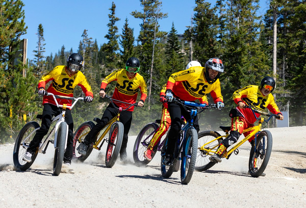 sebikes's tweet photo. Comin' in hot! 🔥 We don't know if Winter Park Resort ever saw a session like this before! @bigdaddyvision #bfh.jojo @dickcheeseburger1 @zachslewis @toddlyons #beastmoderipper #fatquad #omduro #maniaccflyer https://t.co/JvcpYK0NTC