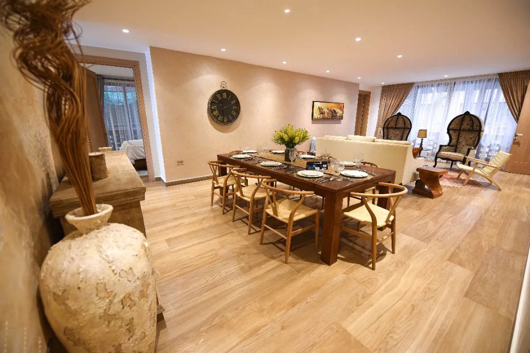 uganda53328's tweet photo. Luxury redefined in this stunning 3-bedroom apartment complex! Set on a spacious 0.65-acre plot, this project boasts 30 exclusive units, each with en-suite bedrooms and world-class amenities. Dive into the rooftop infinity pool, work out in the roof level gym or more amenities. https://t.co/W6zQLiD4wn