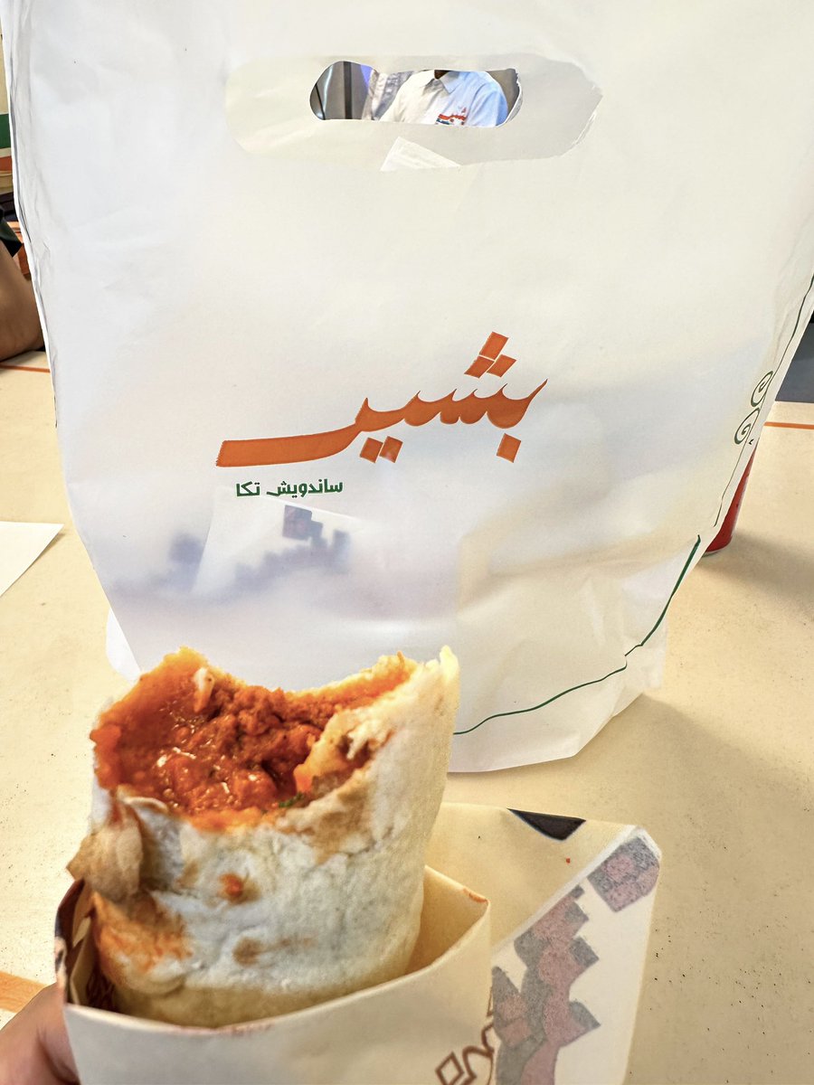 تكا بشير 🇮🇳 
على المذاق الهندي الأصيل 👌🏻
🔸تشكن بتر بالدجاج والزبدة بـ 19 ريال 
تكا ساندوتش + تكا فرايز + فرايز 🍟
تشكن بتر مع سلطة الرايتا 🤙🏻
🔸الدجاج طازج ومحلي يحضر يومياً
🔸استلام من الفرع او التوصيل 📞: 0537554434
⏰: 12:30م لغاية 3:30ص
📍المهدية  maps.app.goo.gl/d61RtJ2yaRwpAu…