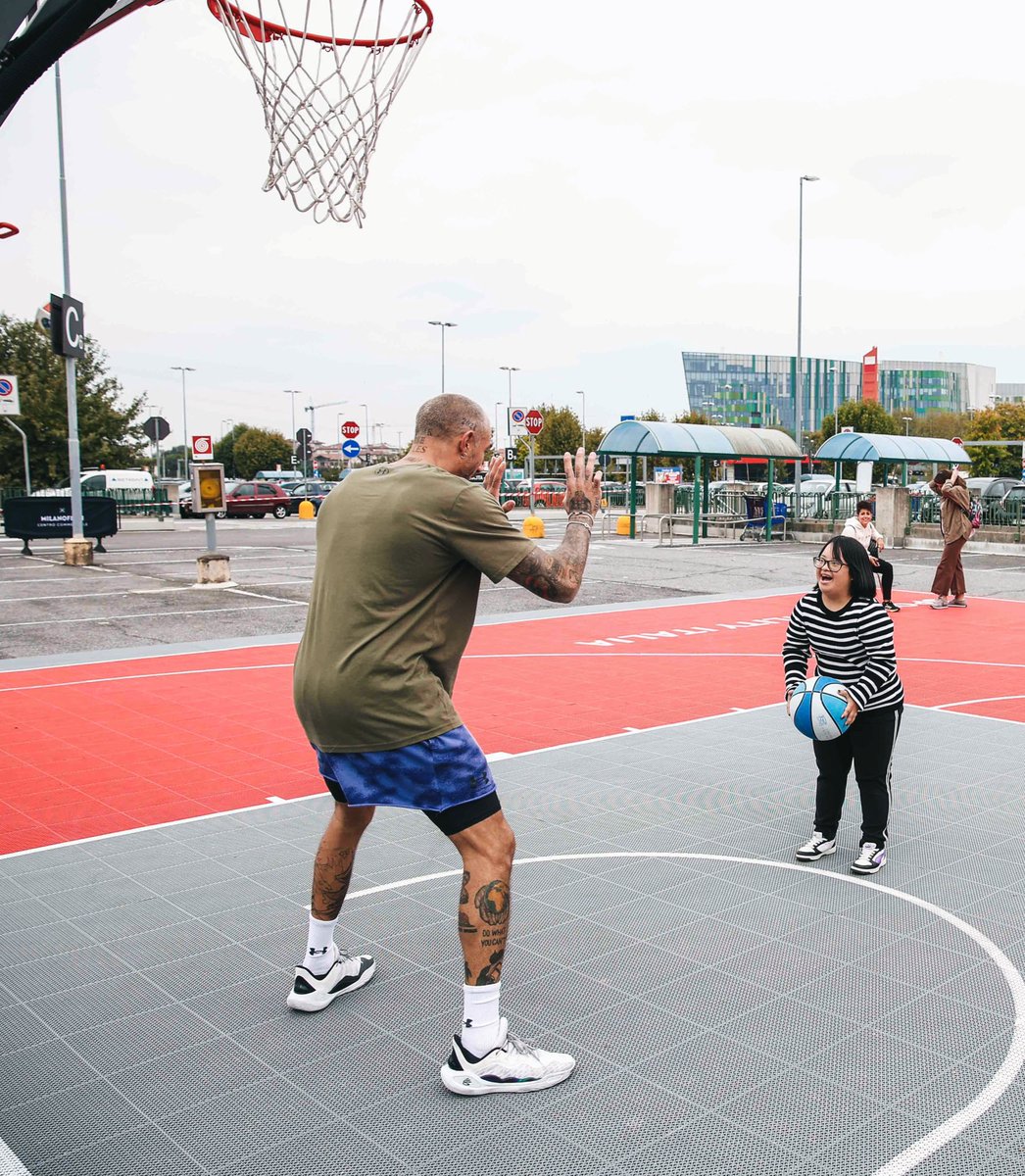 Giornata di basket inclusivo a Milano.  <a href="/SlumsDunk/">Slums Dunk ODV</a> ft. <a href="/MioFratelloAss/">Mio FRAtello</a> per attivare e regalare una giornata di sport a ragazzi con disabilità fisiche e cognitive 🫶🏼🏀
