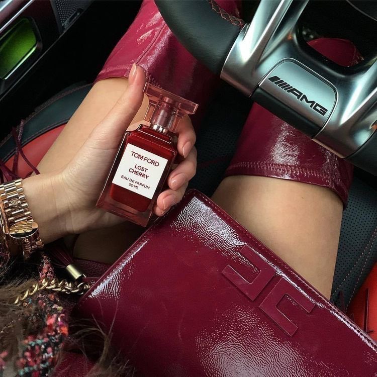 Diorgirlx's tweet image. cherry red aesthetic