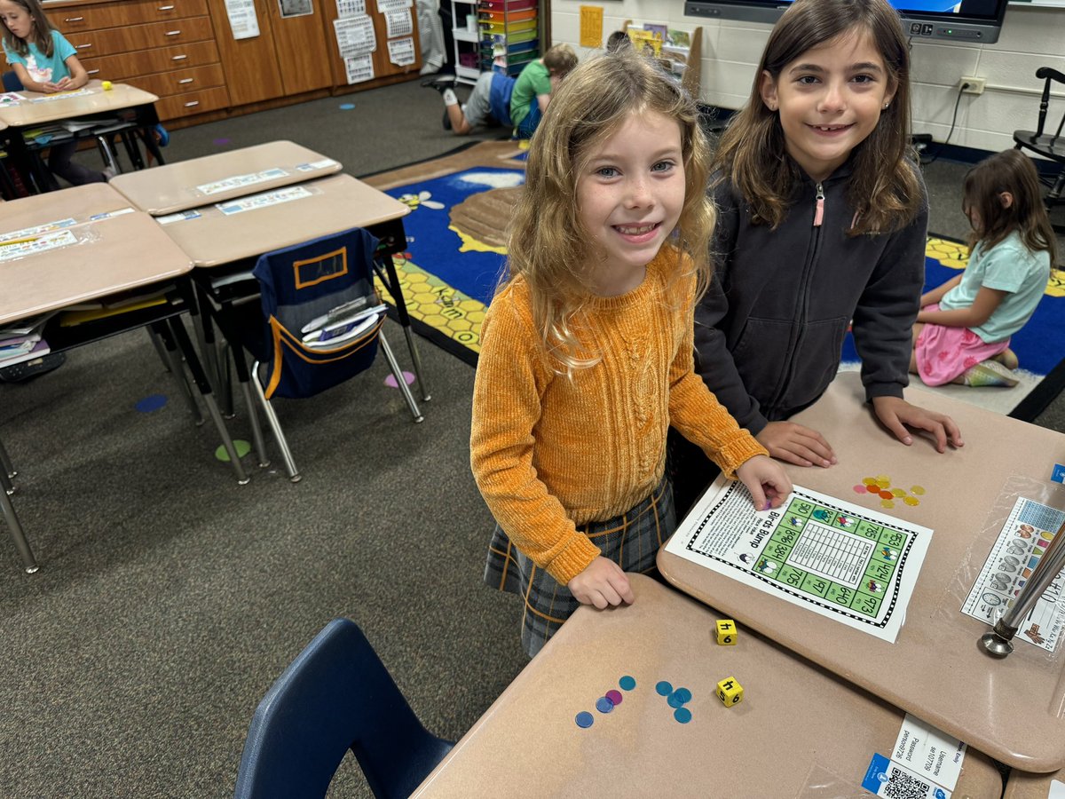 PattersonD70's tweet photo. Playing board games in Math Club to practice place value #d70shinyapple #d70bulldogs https://t.co/X2FFtKqXg8